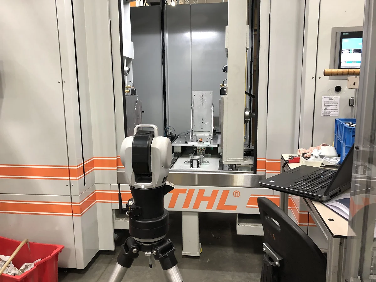 Alignment work in a live industrial plant